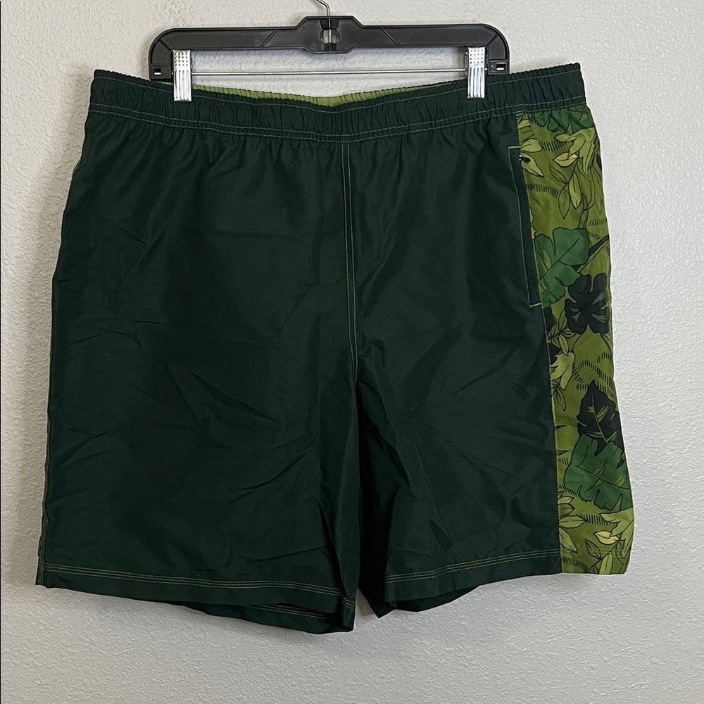 Eddie Bauer Green Pattern Swim/Hybrid Short Size XL NWT